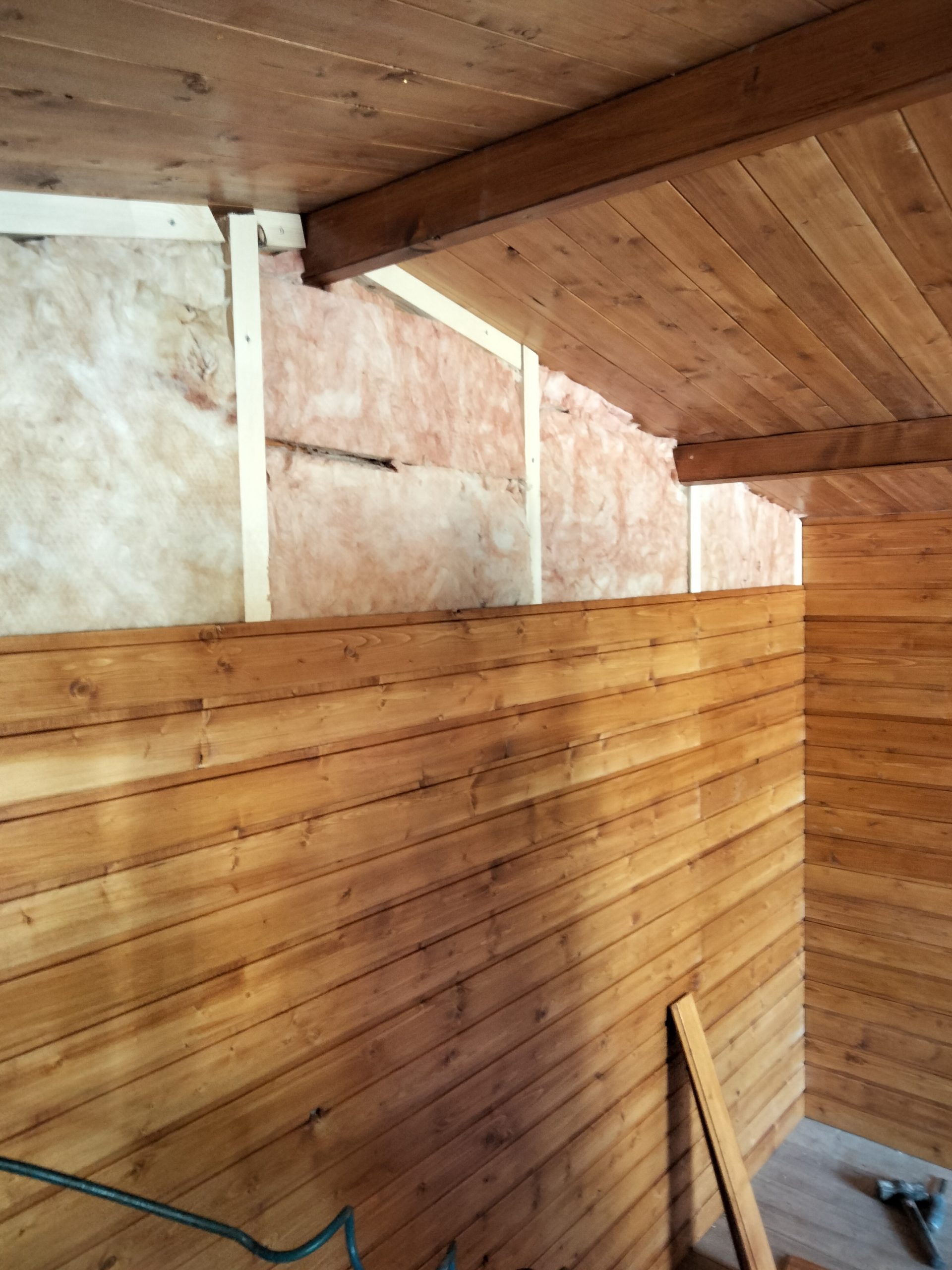 artybel-aislamiento-paredes-casa-de-madera